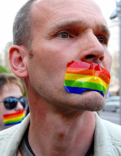 moldova-gay-rights-protest-070707jpg-cdea74369942a3c4