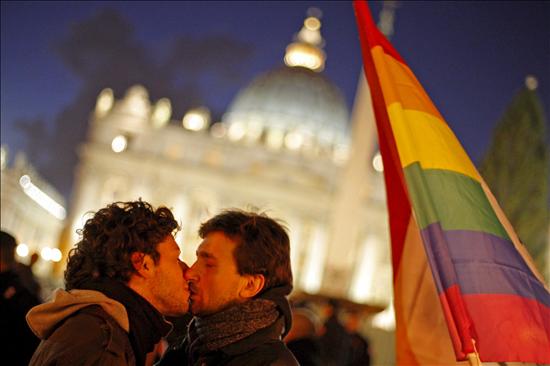 beso-gay-vaticano